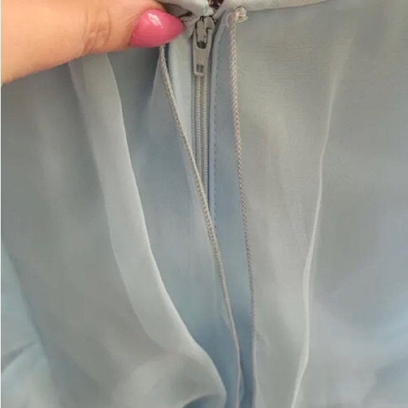 🥰🎁SOLD🎉👍Vintage 1970s Pale blue gown sheer overlay butterfly sleeves. US8. - Picture 7 of 8